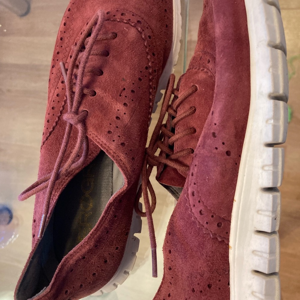 Sneakers , very good condition . Soft and comfortable .